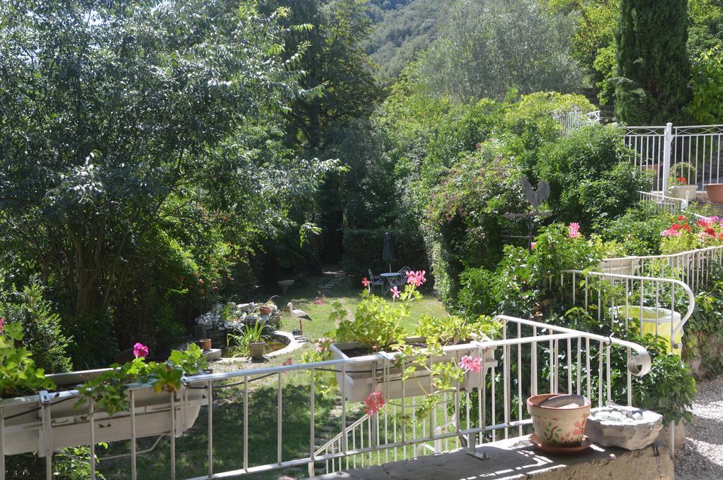 Domaine De La Carriere Bed and Breakfast Sumène Exteriör bild