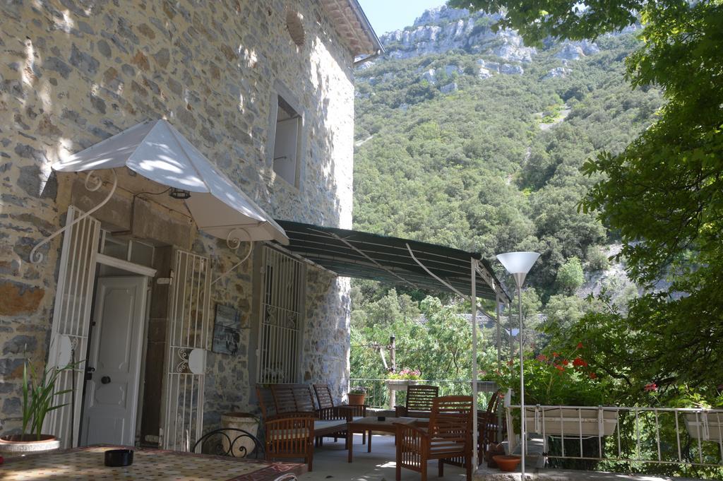 Domaine De La Carriere Bed and Breakfast Sumène Exteriör bild