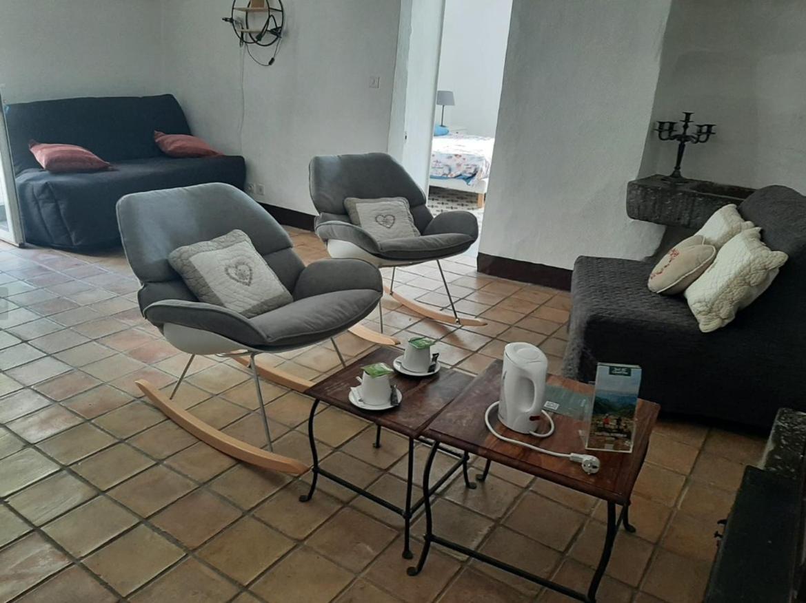 Domaine De La Carriere Bed and Breakfast Sumène Exteriör bild