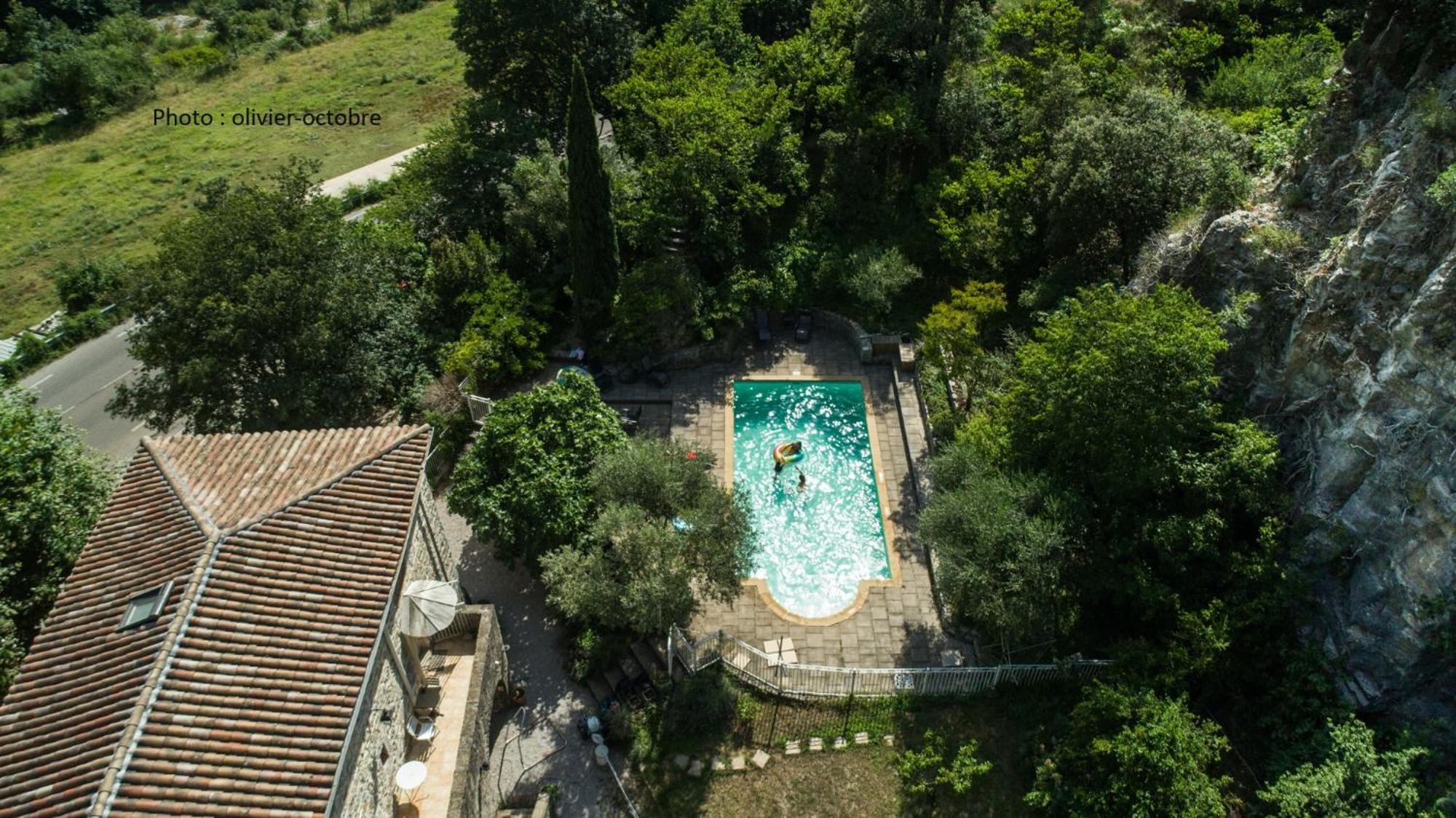 Domaine De La Carriere Bed and Breakfast Sumène Exteriör bild